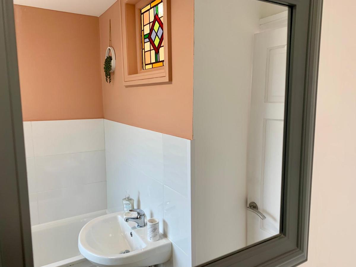 Stunning Rural Apartment - Sleeps 4 - Parking Lichfield Eksteriør billede